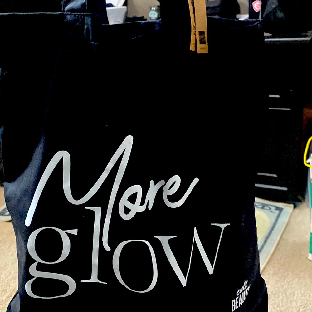 CULT BEAUTY CULT BEAUTY "MORE GLOW" TOTE BAG